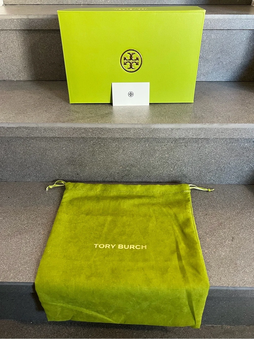 Tory Burch Signature Green Shoebox & Matching Dust Bag Set